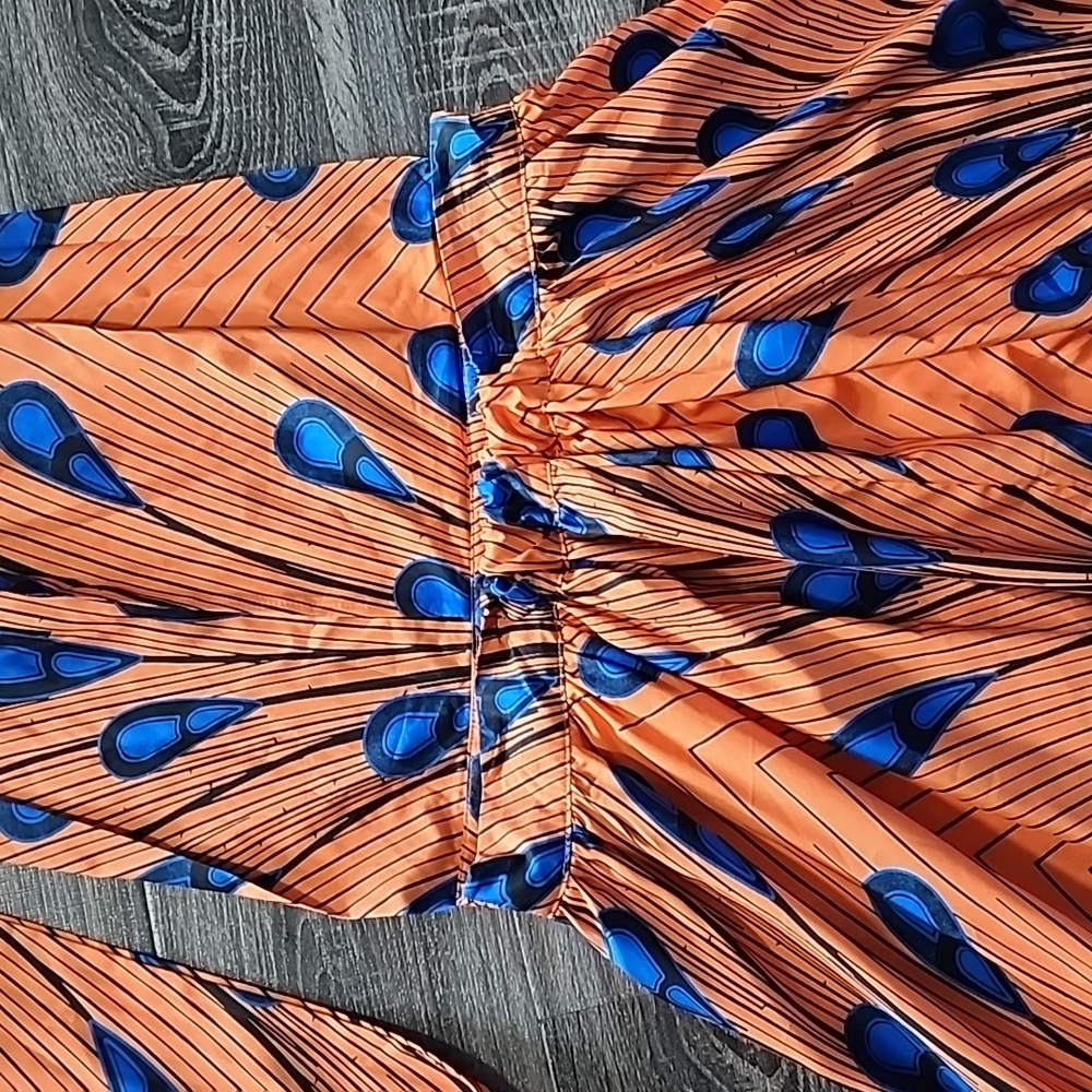 ❄️ Peacock halter Maxi Dress ❄️ - Picture 4 of 4